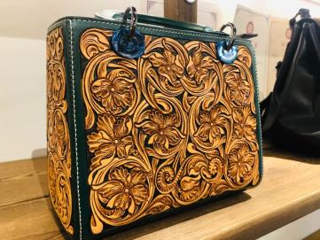 高氏皮雕作品