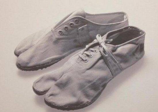 上世纪50年代的Onitsuka马拉松Tabi运动鞋