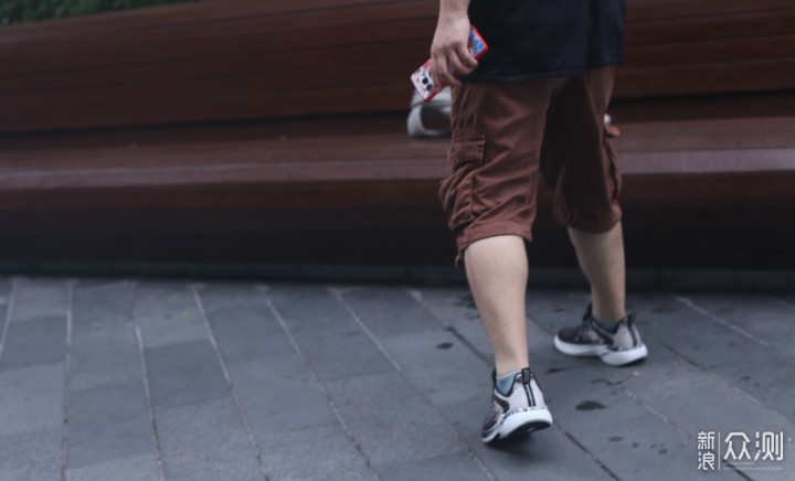 鞋子加芯片会有什么体验?坲洛一奥智能跑鞋_新浪众测