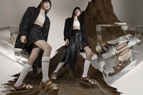 UGG x fedng Chen Wang 联名鞋履系列