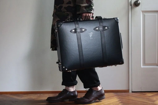 Via THE SHOP YOHJI YAMAMOTO